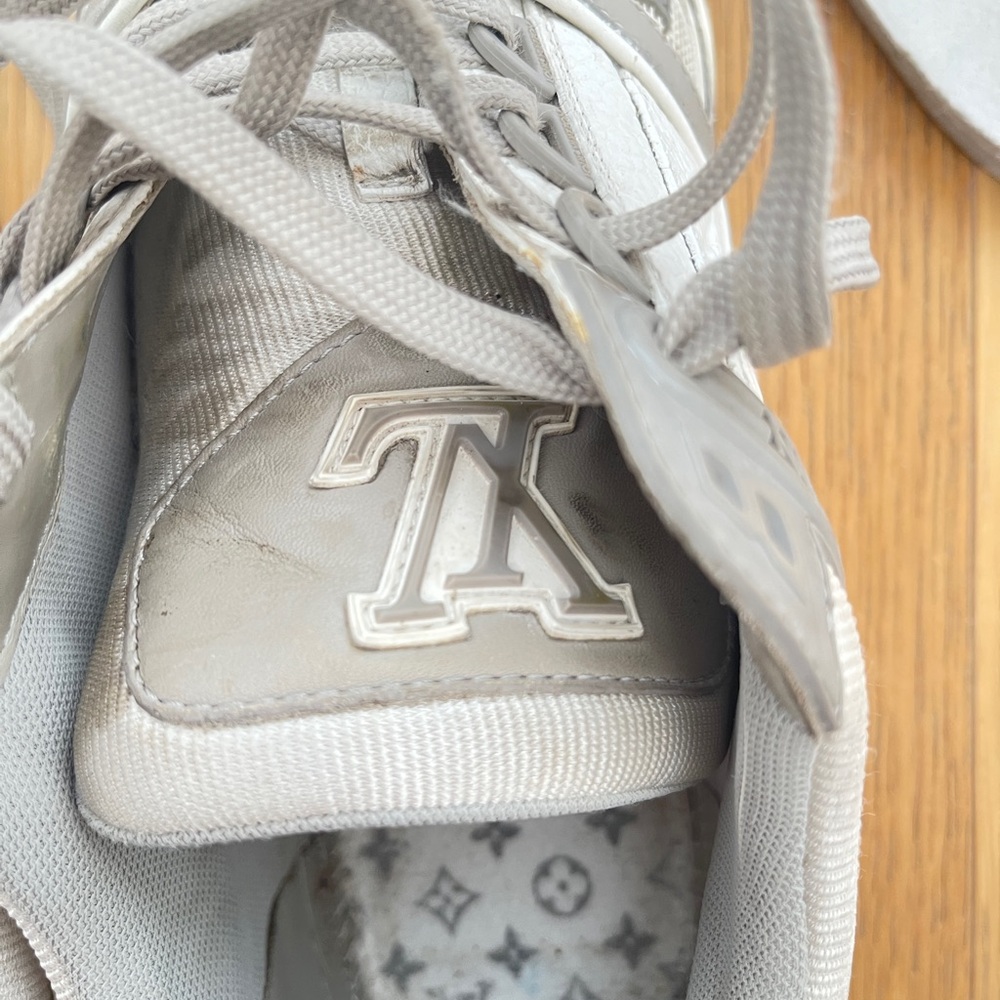 Louis Vuitton White/Grey Leather and Rubber Trainer Low Top Sneakers Si - Picture 8 of 12
